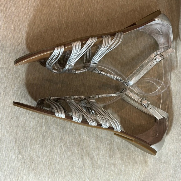 LAUREN RALPH LAUREN Sz  9.5B Silver Strappy Flats Sandals - Picture 5 of 9
